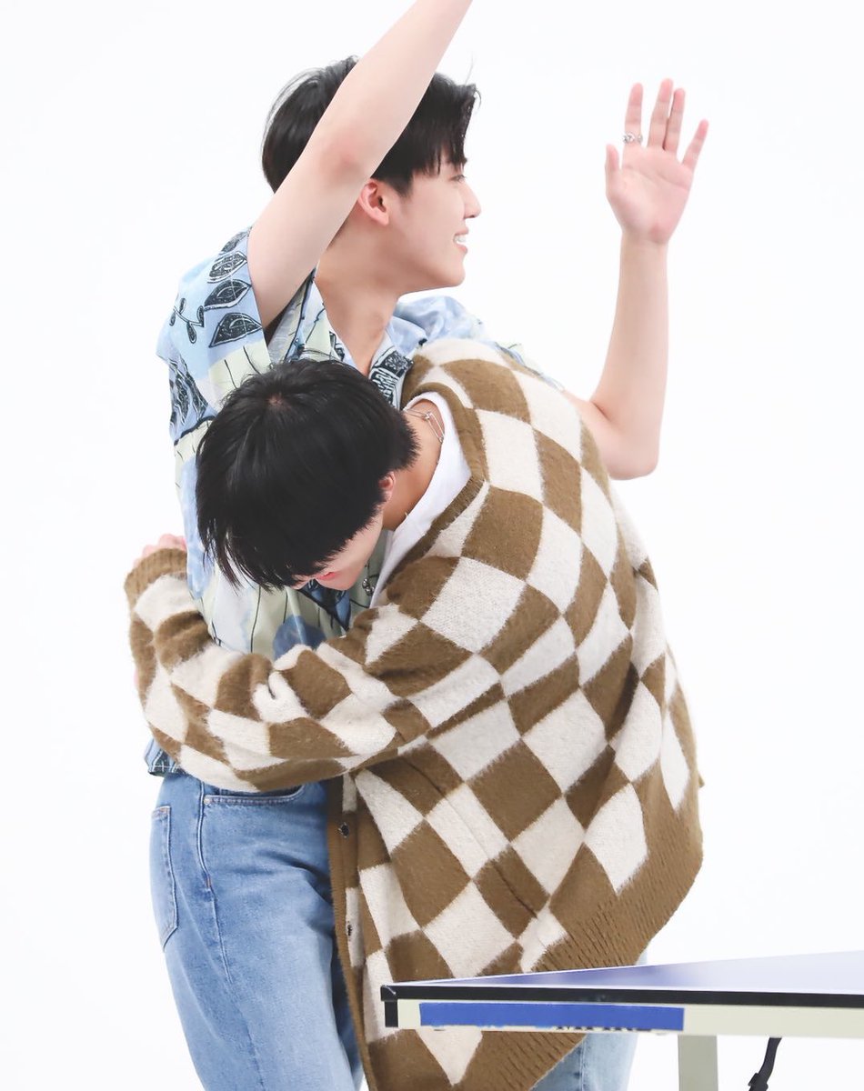 TheJay___'s tweet image. แจมินตัวบางมากแง ㅠㅠ เจโน่อุ้มได้เลยนะ