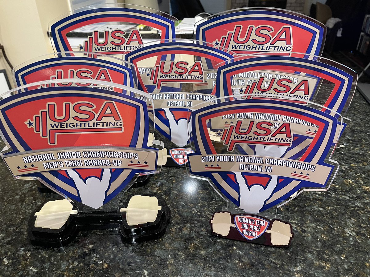 mnweightlifting's tweet photo. Bringing home the hardware! Nice work Team MN https://t.co/A7bQL0BDcf