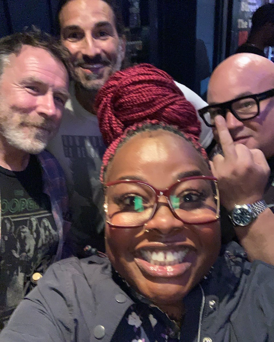 Jackiefabulous's tweet photo. Iโm pretty sure at least two of these guys have no idea who I am๐. #comedycellarusa legends @iamcolinquinn @garygulman @robertkellylive @ComedyCellarUSA https://t.co/0M8P7SMzce
