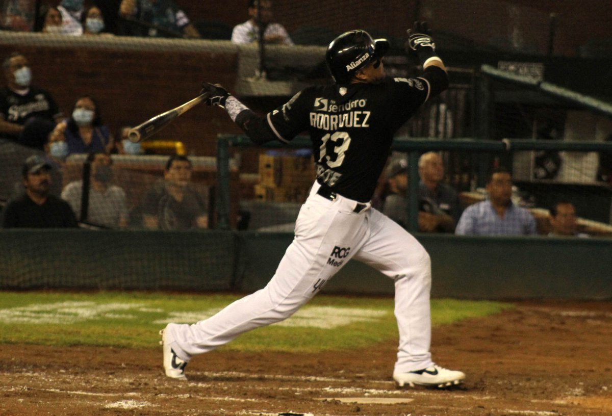 ClubSaraperos's tweet photo. Manny Rodríguez aprovecha casa llena para abrir el marcador con imparable al derecho para remolcar a Christian Zazueta @OficialSarapero 1-0 @TorosDeTijuana
#MannyTime #51EMPRESÍ #Saraperos #LMB https://t.co/pFgWuJQRaP
