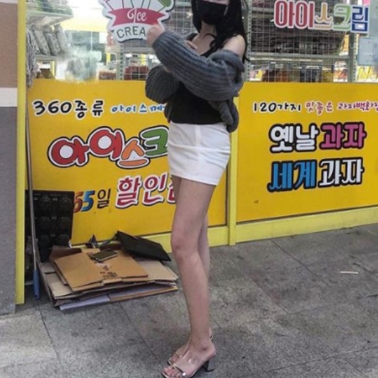 #20대후반 #섹시룩 #암캐 #직장인 #노예 #살색 #하이힐 #fwb
팔로우 하시면 섹스하고 싶다는 걸로 간주 하겠습니당