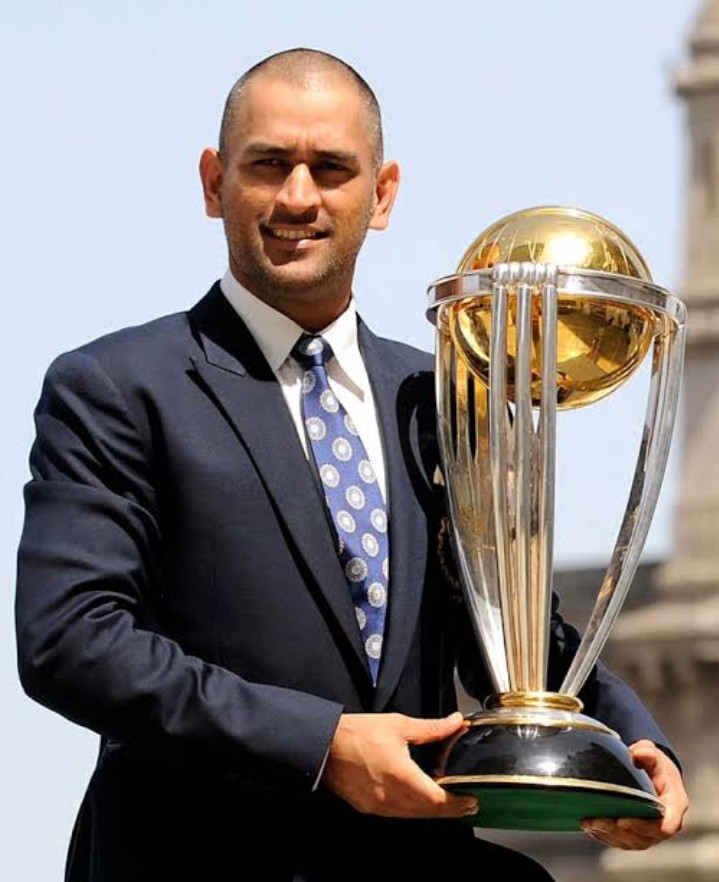  Wish you a very happy birthday Mahendra Singh Dhoni sir god bless you 