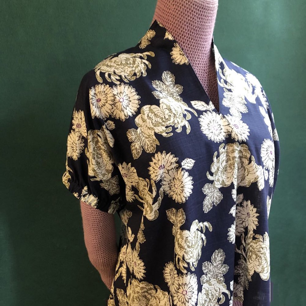 suzhou_cobblers's tweet image. V-Neck Flare smock

Taobao 
7👈信K5p7X82o2Wr信 m.tb.cn/h.4xCcTw5?sm=a…  V领凉快短袖衫/花布衫棉布宽松蓬蓬原创设计碎花短款摩登绣鞋短袖

#vneckblouse #smocktop #looseshirttops #cottontop #floralprintshirt #dresswithstyle