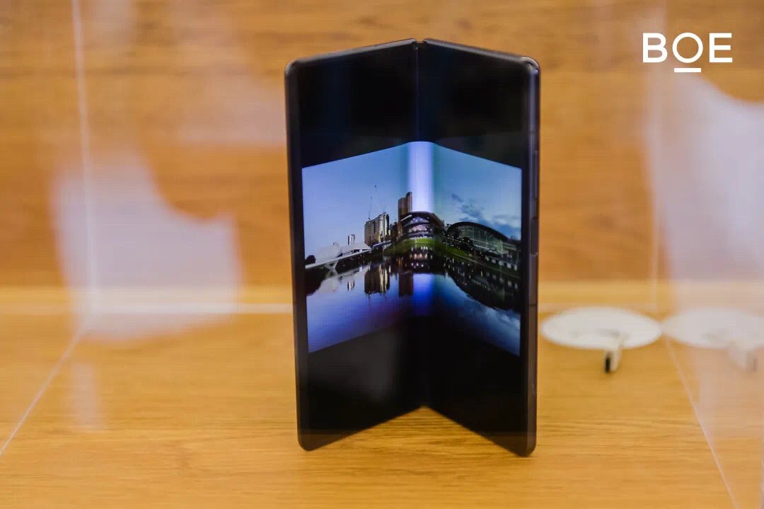 Fessmin's tweet image. DIC 2021 ， New and high light technology screen, mini LED screen and soft screen!
#newscreentechnology #miniledscreen #dic2021