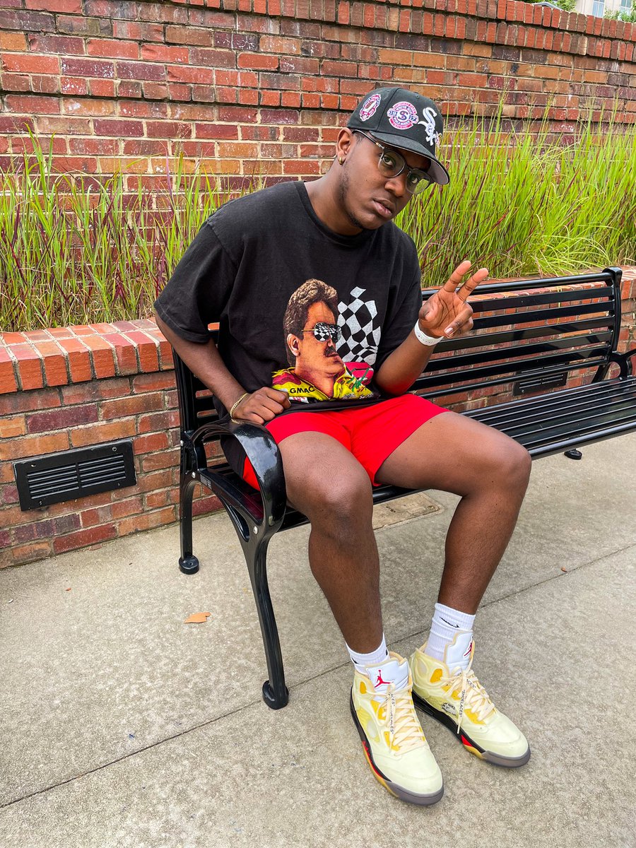 shaun_andrson's tweet photo. #WhosWhoAtTsu 

~ Shaun (“or you can call me shaun 😂”)
~ TSU 22
~ Mister Senior 
~ Marketing Major 
~ Shoe 🔌 / SNEAKERHEAD 🖤👟 
~From Lex 🤞🏾 https://t.co/rPT2Y5bLxW
