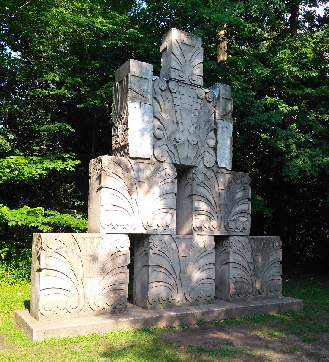 GuildPark's tweet photo. @CampbellHouseTO @TorontoStar More fragments from the old Toronto Star building can be seen at Guild Park & Gardens.
#GuildPark #Guildwood #ScarbTO #LostFoundTO https://t.co/qLNvLByZ3J