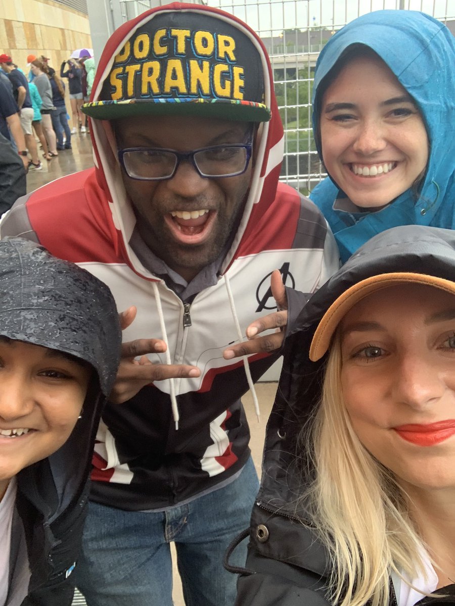 CarleeDiggins's tweet photo. Fun day at the Twins Pride game with the new officers! @Students7United https://t.co/5k4qCwbMxd