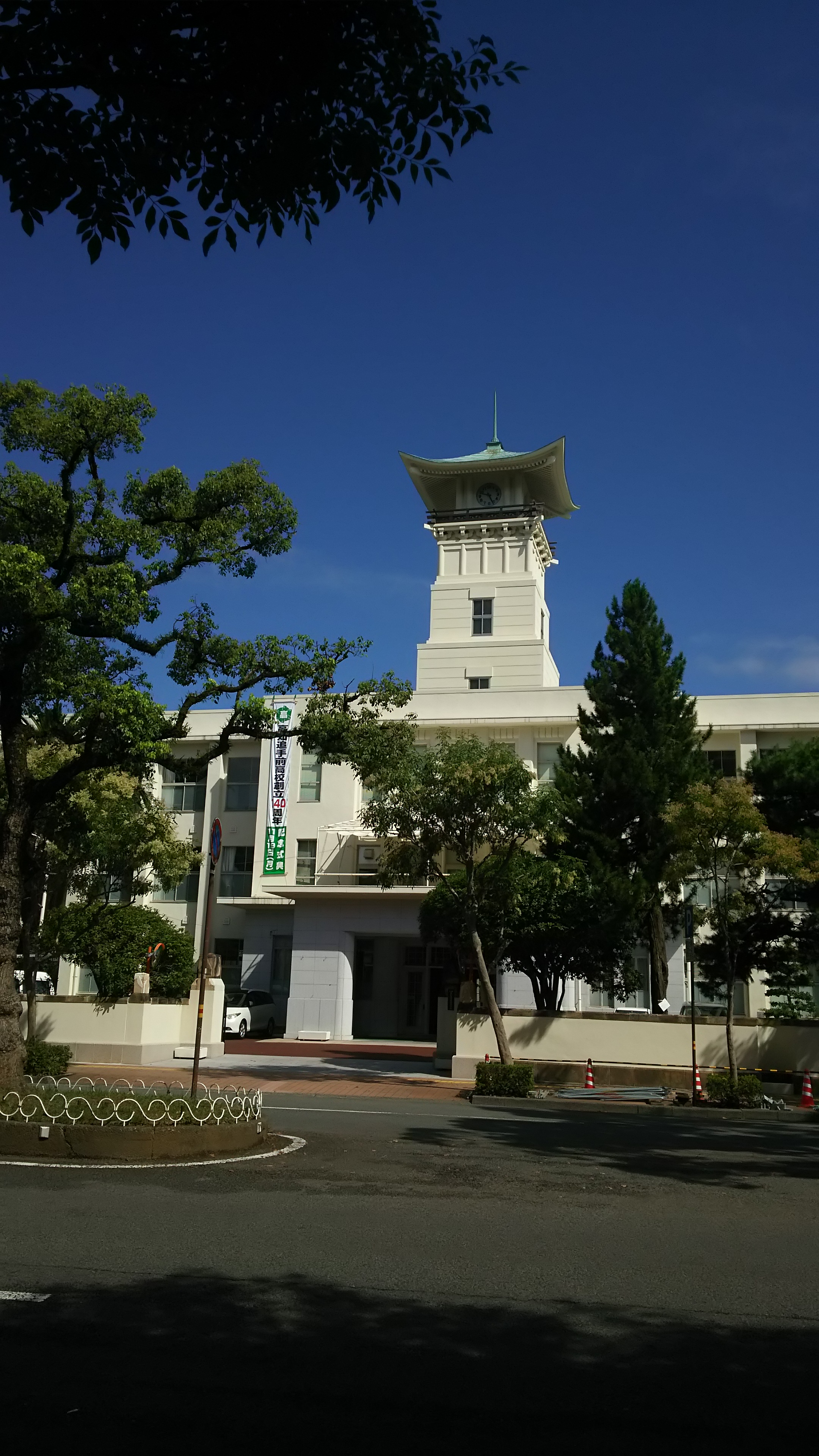 四国医療工学専門学校 A Twitter 高知は漫画が有名です 漫画甲子園も開かれます その昔 ジブリアニメも高知を舞台にしたのが出ていました 海がきこえる 実写版では武田真治さんがロケしていたのを現場で見ていたのを思い出しました 四国 高知 医療