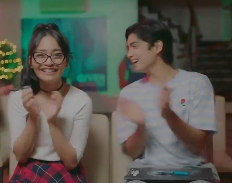 PVsoKilig's tweet photo. @DugadugaElena Oo nga Sna sa SeaSon two nang HesIntoHer KsmaPdin si PatRick a. K. A Hunter para tuloi pdin ung kay Ysay at Hunter Please po slmt po @maxinejijiesOFC @cvovidanes @maxinejiji @StarCinema @iwanttfc @ABSCBN @coryvidanes @catsiroll @direklauren @starmagicphils @vaughnic https://t.co/BguzhgeTlx