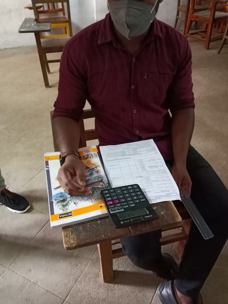 8thSinprobably's tweet photo. This is how I had to write my exams yesterday. Pathetic! There were several other rooms in the centre with similar chairs.  #caexams https://t.co/hYToOLO5Bf