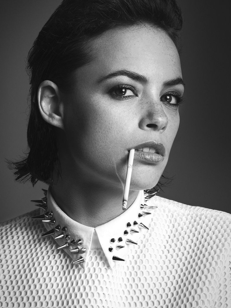 Happy birthday to Bérénice Bejo.

Photographed by Sylvie Castioni. 