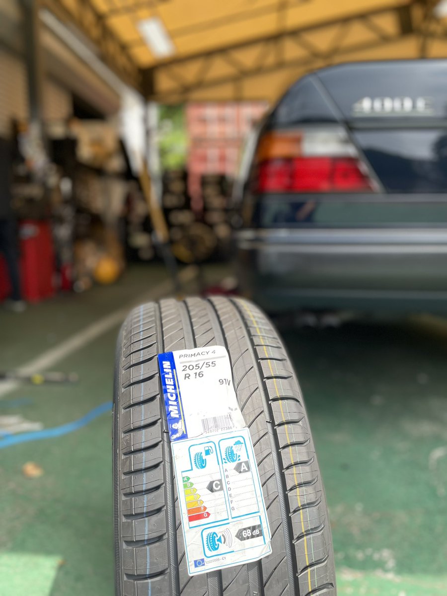 tirefitter_'s tweet photo. #メルセデスベンツ #400E
#ミシュラン #プライマシー
4本交換!ありがとうございました😊
#タイヤフィッター #タイヤ交換 https://t.co/qrm00vjhlf