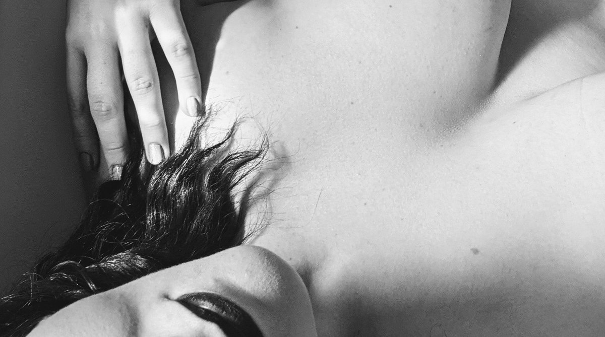 Mistress_April_'s tweet photo. Look, but don't touch. I want you to beg first. 🖤💕 https://t.co/TbO9kpoTKK