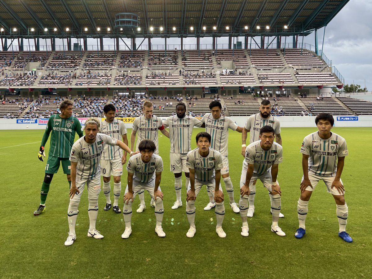 ハチ 集合写真 何か面白い ハチ 集合写真 何か面白い