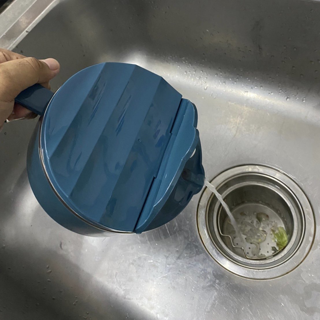 isasbenz's tweet image. สาวกคนชอบกินมาม่าควรมี ต้มมาม่าได้ง่ายๆ ตัวชามมีรูระบายความร้อนให้ด้วย จะทำแบบแห้งแค่เทน้ำออก หรือจะกินแบบน้ำก็ได้เน้อ อันนี้ตอบโจทย์ 🍜 ⌝.