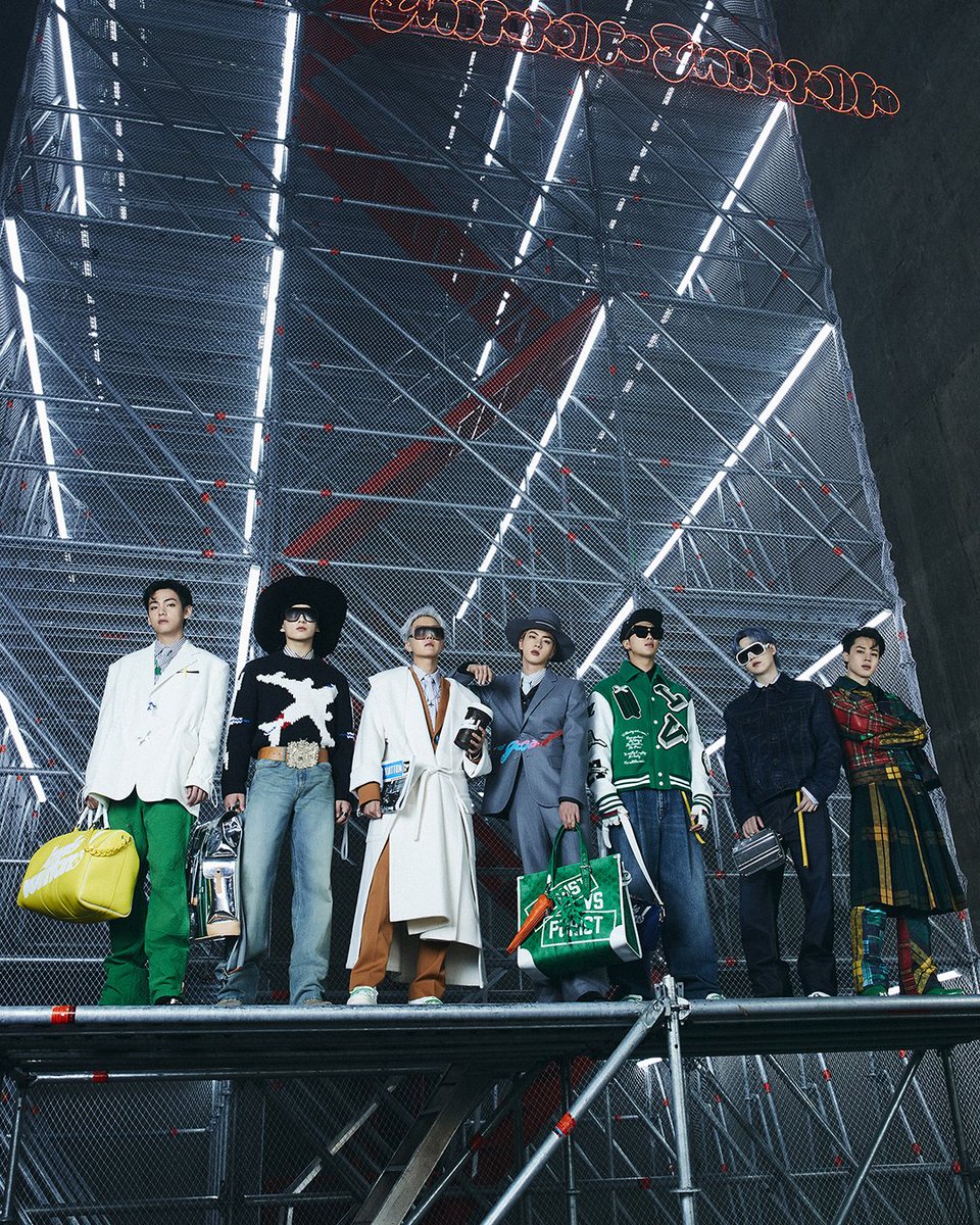 Any69693837's tweet photo. Ya se acabó valió la pena estan hermosisimo como siempre todos  #LVMenFW21 https://t.co/5PDD7oyQ7l