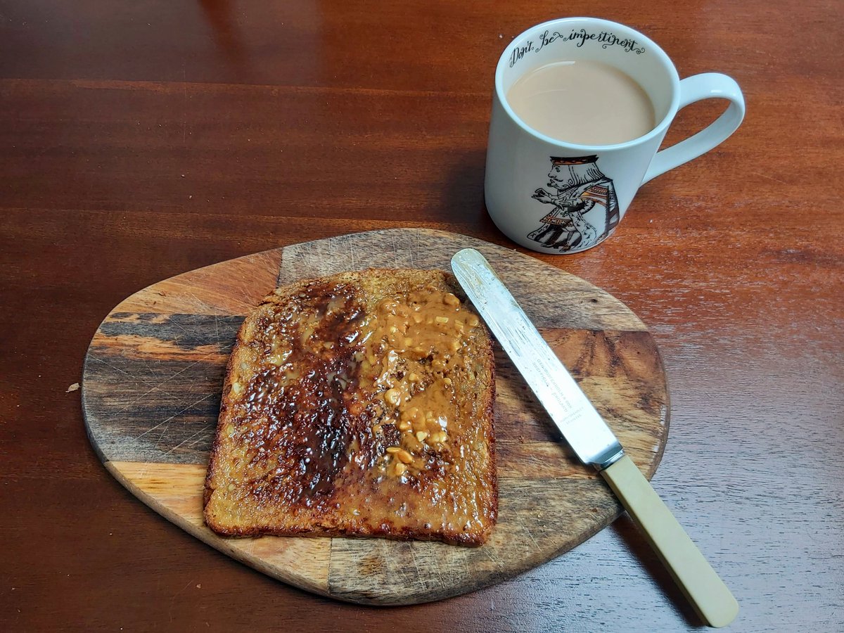 HumphreyFrost2's tweet photo. Homemade @marmite bread with half and half marmite and marmite peanut butter!!! Also a mug of jammy toast @YorkshireTea!! 😋 https://t.co/QJiBZZNrAK