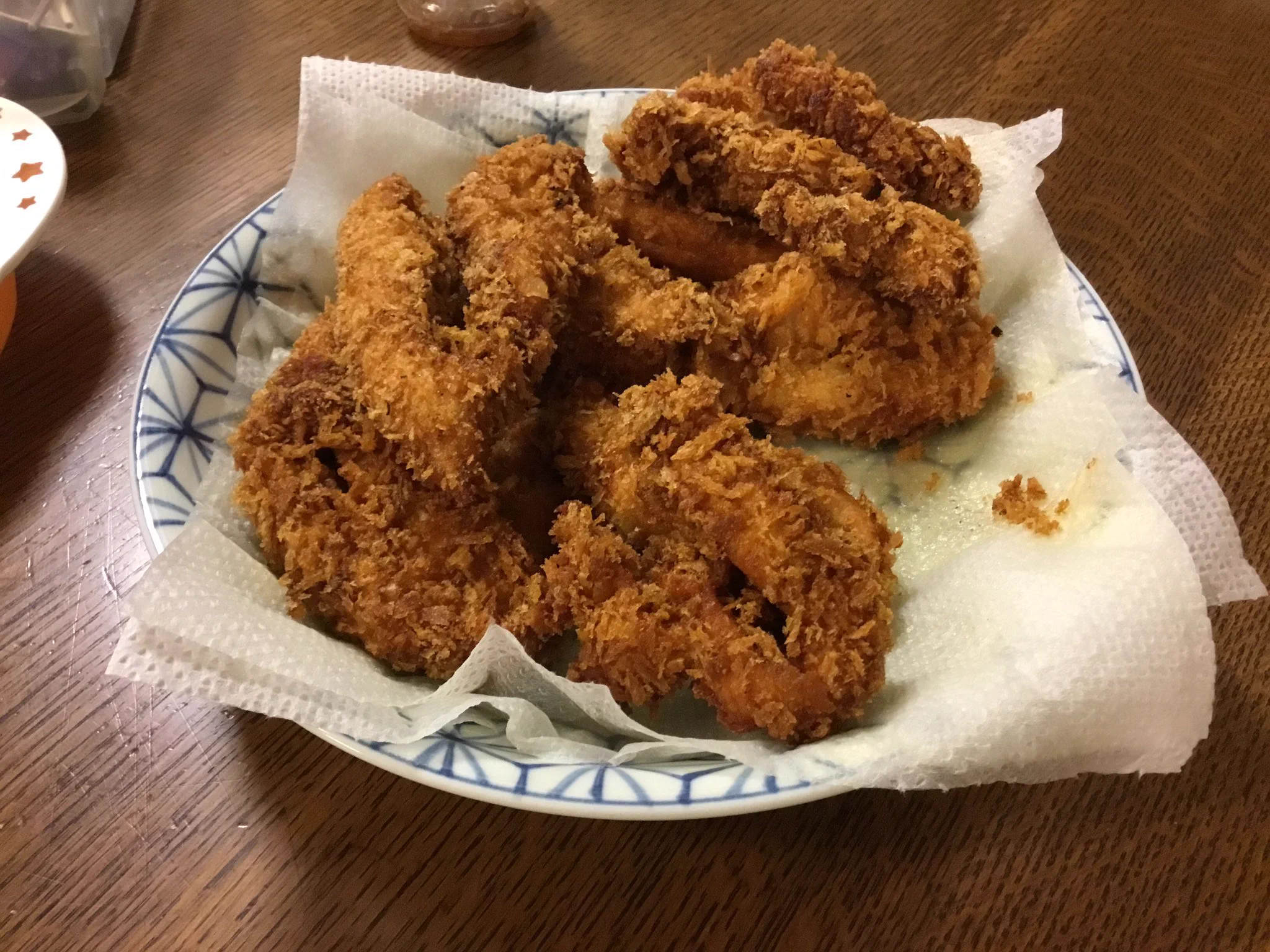 話ずれるけど、きょうササミカツ揚げたら、とんかつと同じ味、て3人とも感想を言うて、豚にする意味がなくなったぞなもし、値段半分くらい  