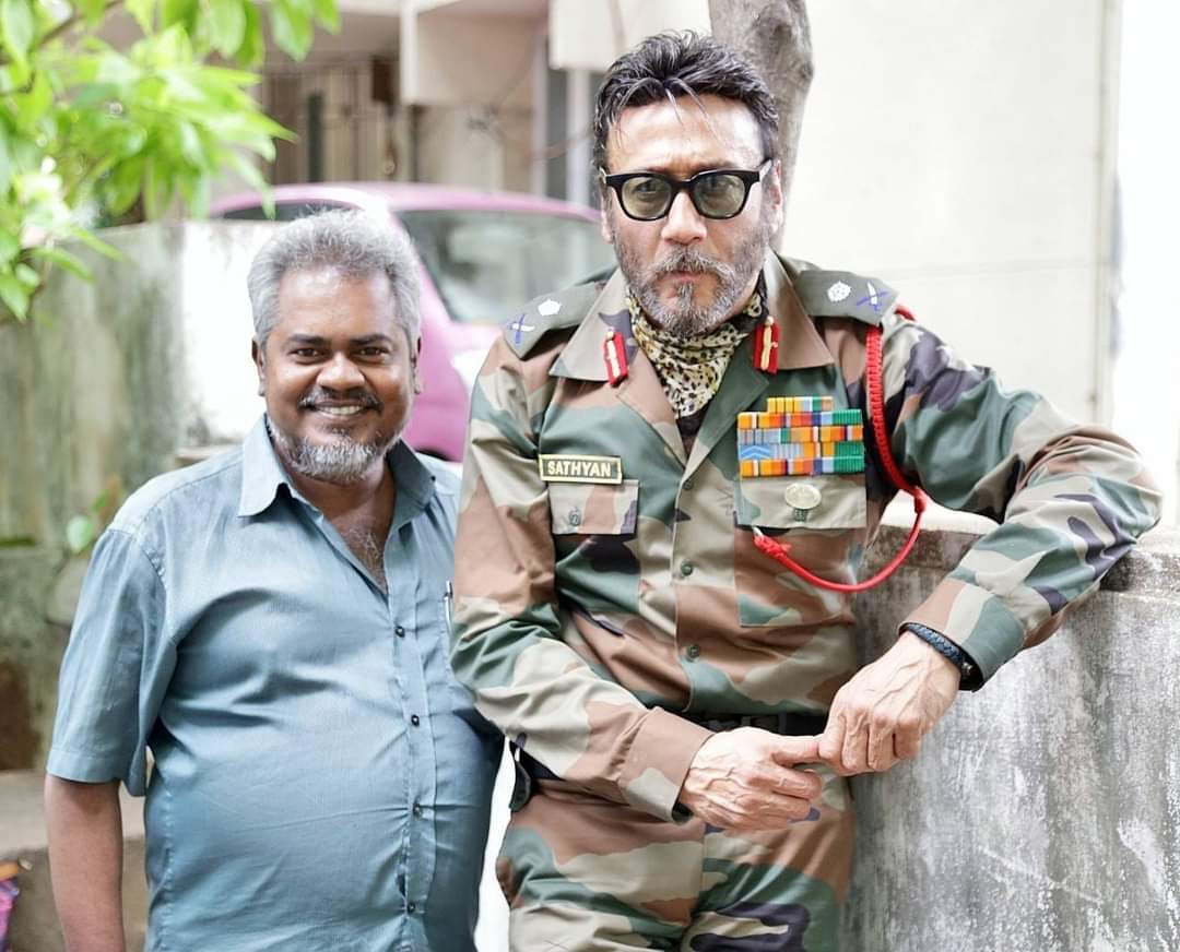 kayaldevaraj's tweet photo. #Throwback
#Mayavan Tamil Movie Shooting, Chennai.
I Met #bollywoodactor
#JackieShroff
Very Very Nice Person @bindasbhidu
@icvkumar @ThirukumaranEnt #TigerShroff @iTIGERSHROFF https://t.co/3Rpr2tgEnk
