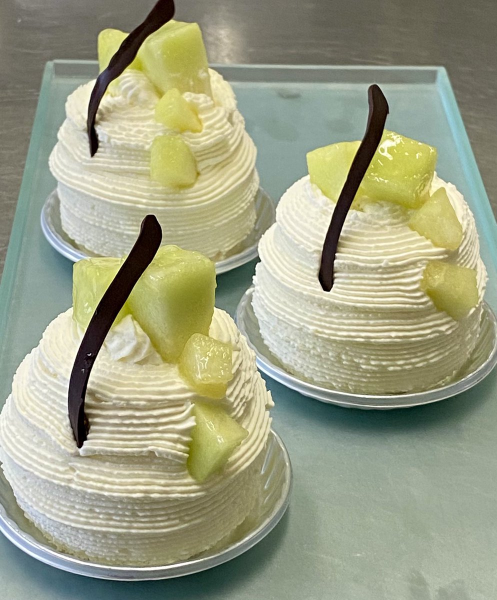 スイーツ工房カヤノ 今月のオススメケーキの紹介です メロンモンブラン スポンジ生地にメロンのムース レモン 紅茶のゼリーにレモンのムース スイーツ工房カヤノ 天竜川駅近くのケーキ屋さん 浜松市ケーキ屋 浜松市東区ケーキ屋 季節限定 今月の スイーツ工房カヤノ 今月のオススメケーキの紹介です メロンモンブラン スポンジ生地にメロンのムース レモン 紅茶のゼリーにレモンのムース スイーツ工房カヤノ 天竜川駅近くのケーキ屋さん 浜松市ケーキ屋 浜松市東区ケーキ屋 季節限定 今月の