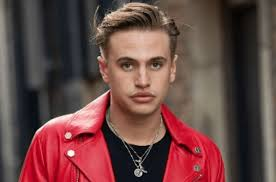 merlinpapin3's tweet photo. Hommage à l'acteur #DanielMickelson décédé à l'âge de 23 ans , on a pu le voir dans

The Killer Clown Meets the Candy May
Manie (série)

@Jouxplane83 @FredOL69007 https://t.co/OHSU0SK0zW