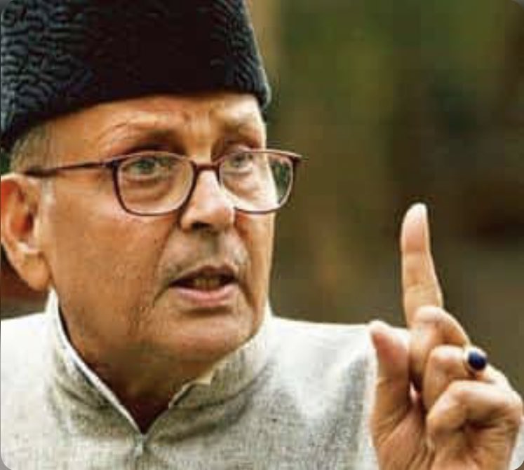 In 1990 PM VP Singh of National Front implements Mandal Commission report giving #reservations for backward classes

In Rajya Sabha, PM Singh says: ‘This is realisation of the dream of Dr. Ambedkar, Periyar Ramaswamy &amp; Dr. Ram Manohar Lohia’

We will never forget ur contributions