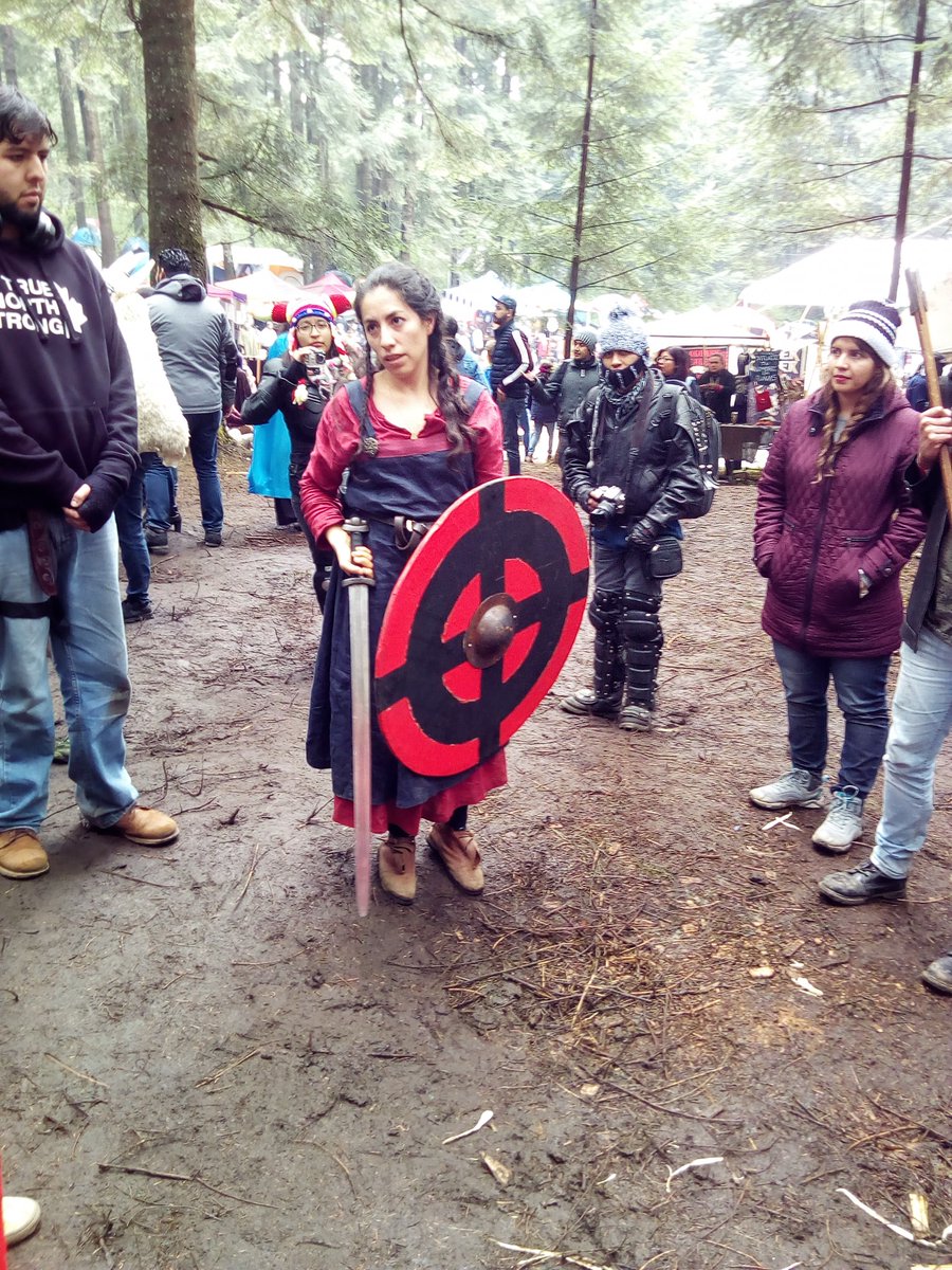 HersirOrmbitur's tweet photo. Las #shieldmaiden (del #nórdico antiguo 'skjoldr' escudo + 'mær' muchacha o doncella) eran #mujeres #guerreras 'semi-legendarias' descritas en la literatura y #mitologíanórdica
ÚNETE a #Ormbitur #Viking #México y aprende #CombateVikingo! Whats:55 4887 064
#vikingcombat #medieval https://t.co/hy3dbGVtwo