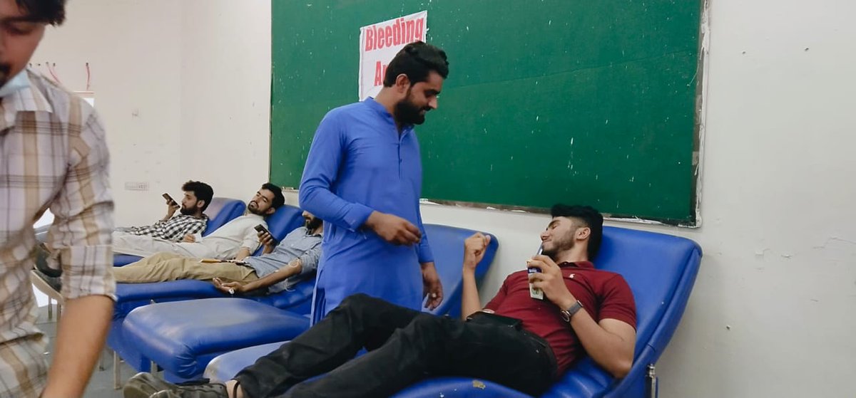 sajjadkhoso71's tweet photo. PSF QUEST Nawabshah organized ( One Day Mega Blood Donation Camp ) At Quaid e Awam University Nawabshah for Thalassamia patients.
#BloodDonation 
#Thalassamia
#PSFQUEST https://t.co/eVWWFAq0bU