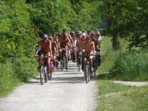nacktradler's tweet photo. Tour de Nude.😎 https://t.co/Lat8aCu9DH