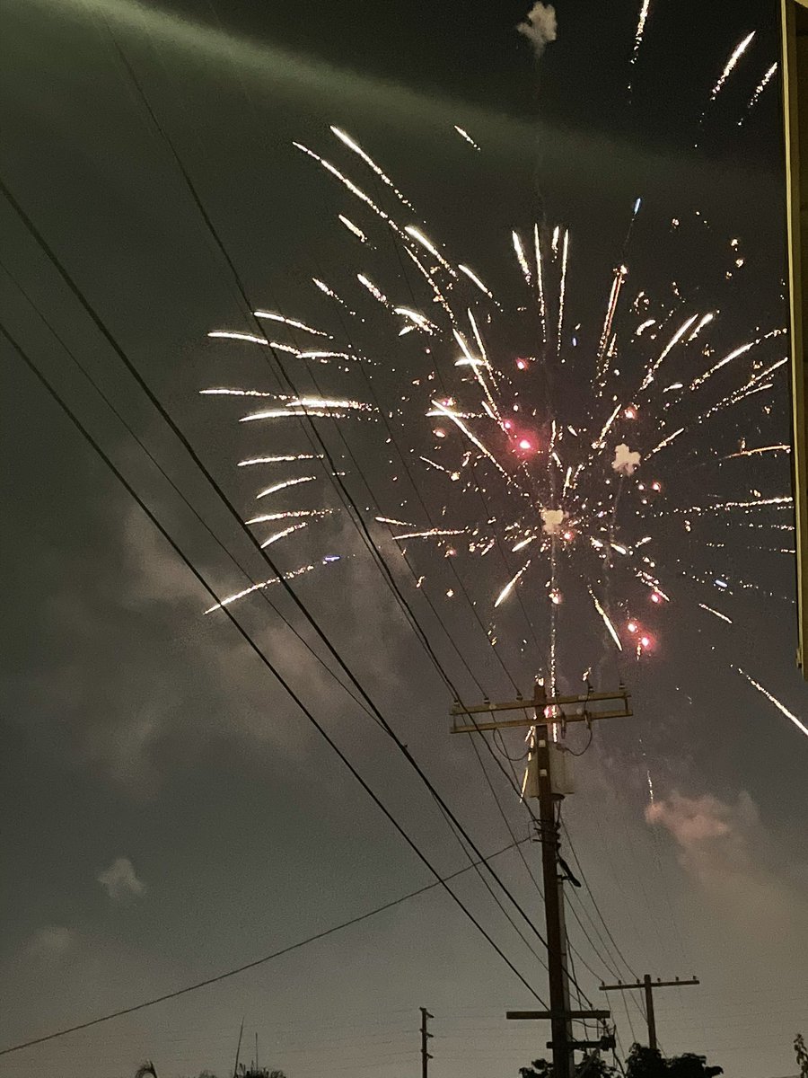 blxste's tweet image. It's crazy that you can catch these things in the moment. Like when you think about it that moment in time is trapped on your phone FOREVER all you can do is look but never relive it. It goes for all things including the fond memories of a person who was more than a good friend😣