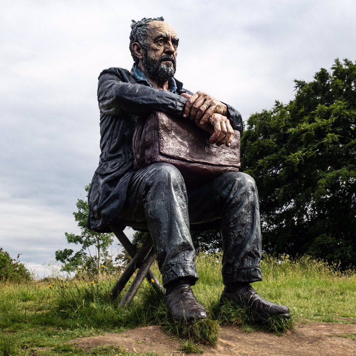 RadioAndrewE's tweet image. Seated Figure by Sean Henry: the set 

AKA one bearded, middle aged man photographs another!

Yorkshire Sculpture Park, near Wakefield (19/6/21)

#yorkshiresculpturepark #seatedfigure #photographer #landscape #landscapephotography #landscape_lovers #landscape_captures #sculpture