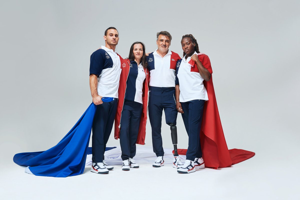 4 porte-drapeaux, 2 olympiques, 2 paralympiques qui forment une seule et même Equipe de France en route vers #Tokyo2020. 🇫🇷

Bravo à eux ! 👏
<a href="/Gnougnou25/">AGBÉGNÉNOU Clarisse</a>  🥋 &amp; <a href="/samiraitsaid4/">samir ait said</a> 🤸‍♀️
Sandrine Martinez 🥋 &amp; <a href="/HoudetStephane/">Stephane Houdet</a> 🎾

#JO
