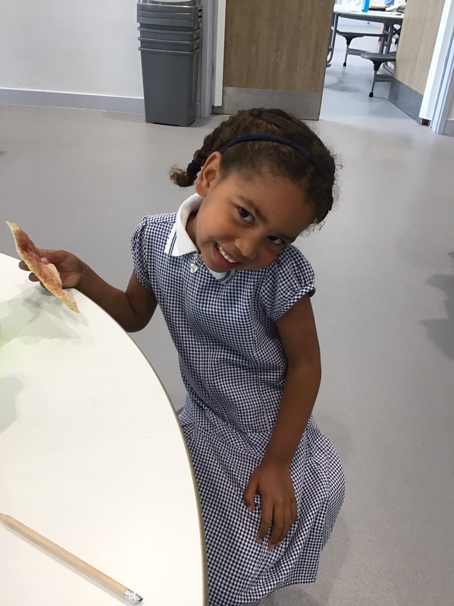 CHPSKidsClub's tweet photo. Lots of creative activities happening in #CHPSKIDSCLUB this morning! Have a wonderful day, as always 🤸🏻‍♀️🤩☀️ https://t.co/EC9ObdZRSR