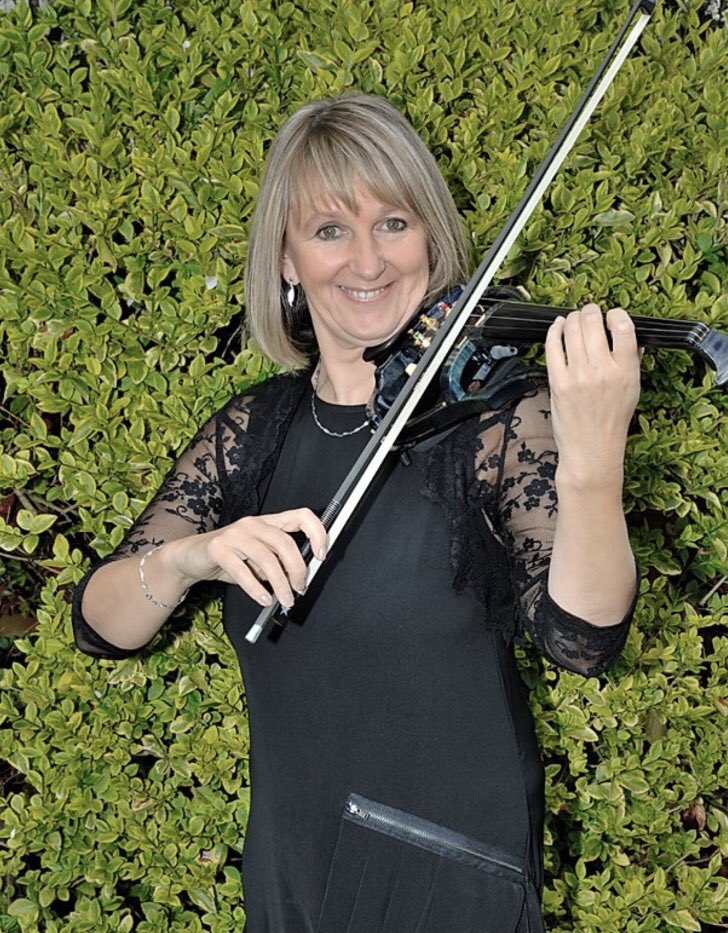DMSMusicSchool's tweet photo. Join Gail Kirby at DMS and #PlayViolin 🎼
New class starting this summer !
Enquire E Dorridgemusicschool@hotmail.com
#music #education #funclasses #musicforfamilies #musicforkids
@solihullhour @live_coventry @BrumHour @TalentedLadies @BalsallBusiness https://t.co/C8RKHpvPWO