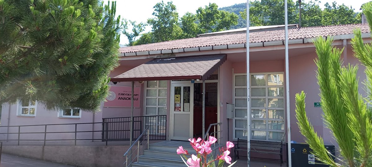 Ayancık Zübeyde Hanım Anaokulu 2021-2022 Eğitim Ögretim Yılı Kayıtları başlamıştır. 3, 4, 5, Yaş ( 2016-2017-2018 doğum  tarihli) öğrenciler için sabah ve öğleden sonra eğitim sınıflarımız  mevcuttur.@ayancik_kym
@Ayancik57_MEM <a href="/halitnihat/">Nihat ERGÜL</a>