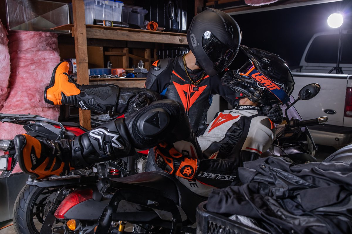 It's (a gear-themed) humpday!  

With <a href="/RubberHandler/">Pup Rally, The Camera Dog</a>  and <a href="/SkiftyPup/">SkiftyPup</a>