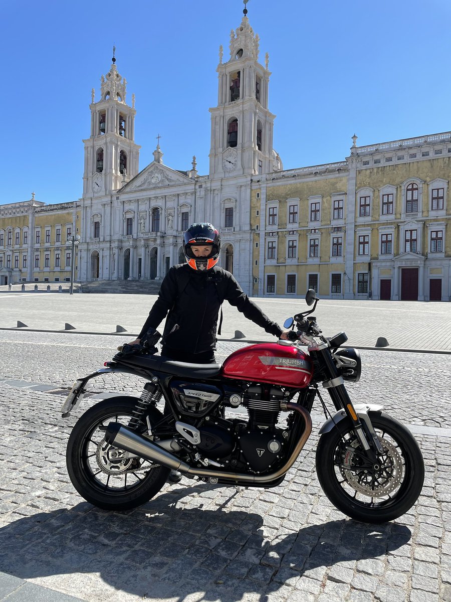 MariaCostello's tweet photo. Looks like a modern classic rides like a sports bike. Fallen in love with the power, torque, flickability (is that a word?) &amp; stunning looks of the new @UKTriumph #SpeedTwin on the press ride. Didn’t want to give it back. First impressions video on my YouTube shortly! #fortheride https://t.co/TSTP8J2T9T
