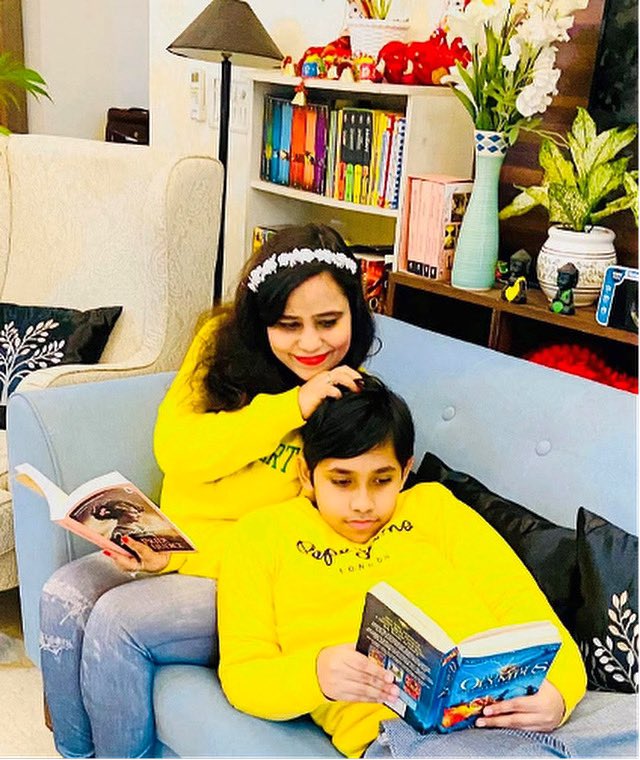 RomaGuptaSinha's tweet image. #BookRecommendations #kids #Newonblog based on popular demand, I enlist below certain books and series I highly recommend for kids above seven.. you can read the full article on my blog on this link 🌸🌸: trulyyoursroma.com/2021/07/must-r… @inBritish