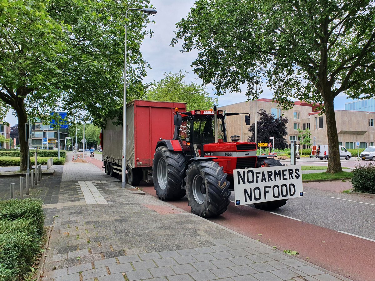 Ook in Zwolle is de eerste trekker gearriveerd, met het podium #boerenprotest