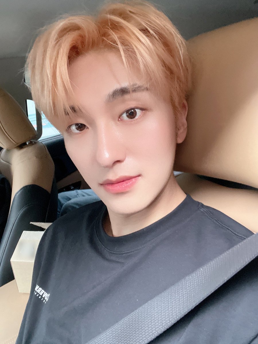 FranceOmegaxSub's tweet photo. 『07.07.21』- Twitter Update

[#SEBIN]

Le temp est chaud-chaud

#OMEGA_X #오메가엑스 
#OMEGAX_DEBUT #OMEGAX https://t.co/h3bYdivHof