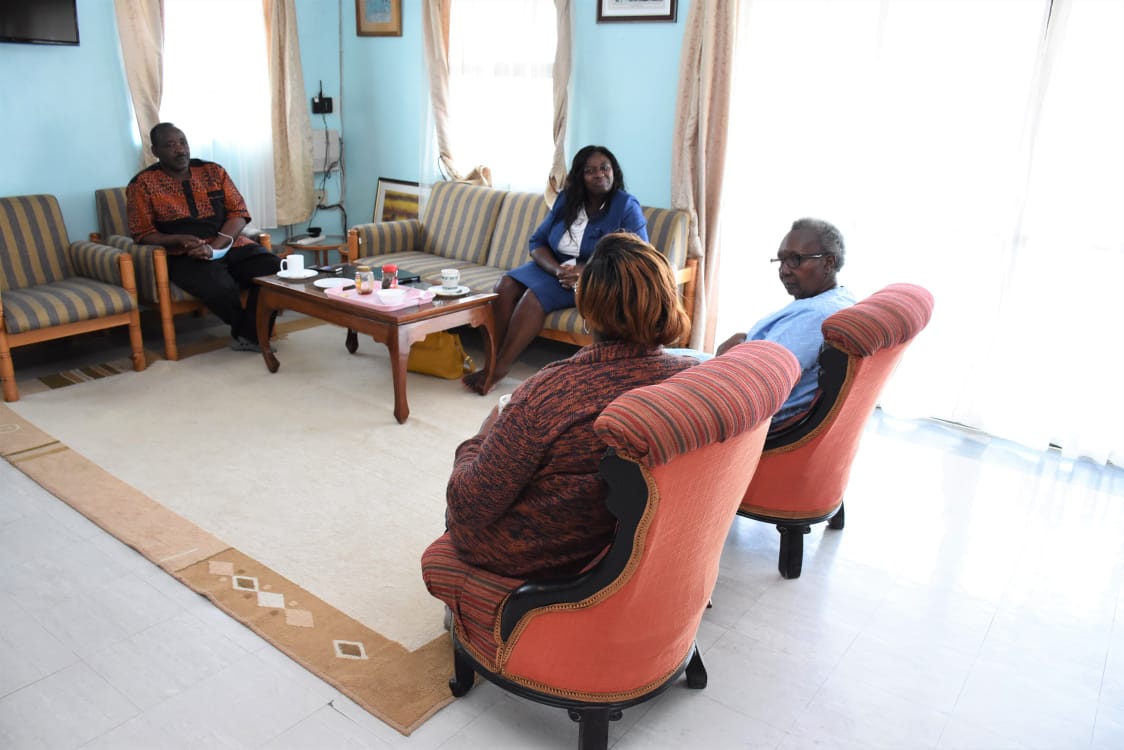 MutheuKasanga's tweet photo. @OfficialKPSA @lukenyaschs
#RonaChronicles #TransformingEducation
Yesterday Nbi KPSA Chair, MadamAjiambo, paid me a courtesy call. Accompanying her was Nbi County Exec member. Madam Ojiambo is vying for the post of KPSA National Secretary https://t.co/hotjAdLlwe