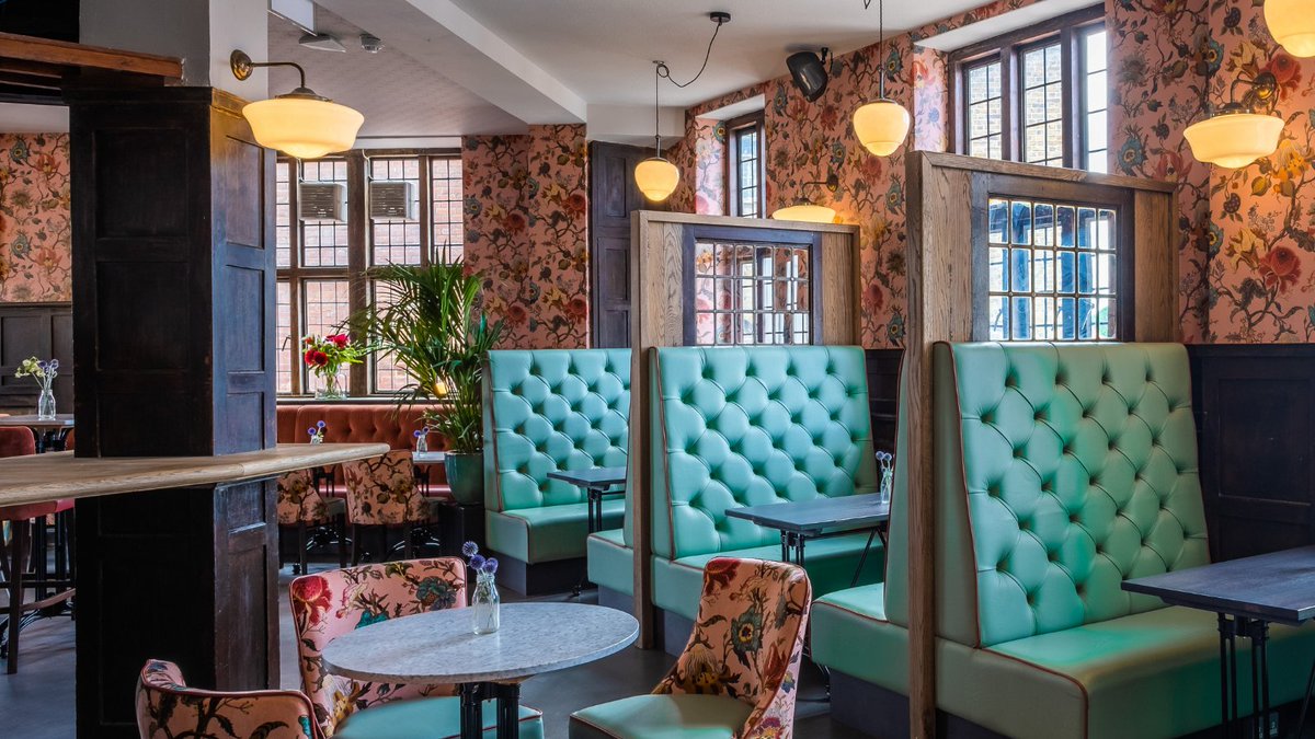 Great opportunity providing #PM #QS services for this #historic venue. Including 2nd stage #fitout of bar, function space, kitchen, cellar, cafe and final completion items of cinema in one single newly #restored building. Find out more: hubs.la/H0Rsjfd0