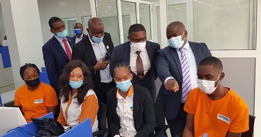 Scptrdc's tweet photo. Liés par le Fleuve Congo,mais aussi par les Postes-Telecoms:Visite de travail pour fluidifier le traffic postal avec la Poste du Congo,mais surtout intensifier les partenariats avec Congo Telecom,à qui le DG @Dmusete a adressé ses félicitations pr les réalisations. #MoveToChange https://t.co/DCIaTIVxvD