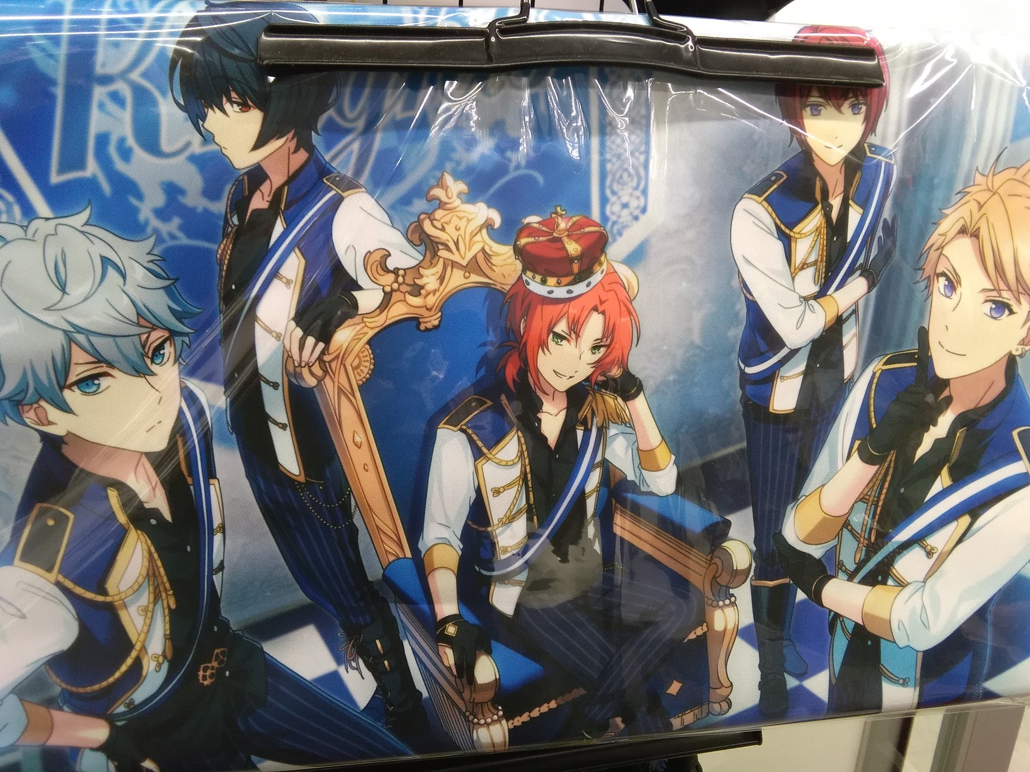 あんスタ Road to Show 描き下ろし 等身大タペストリー 衣更真緒 劇場