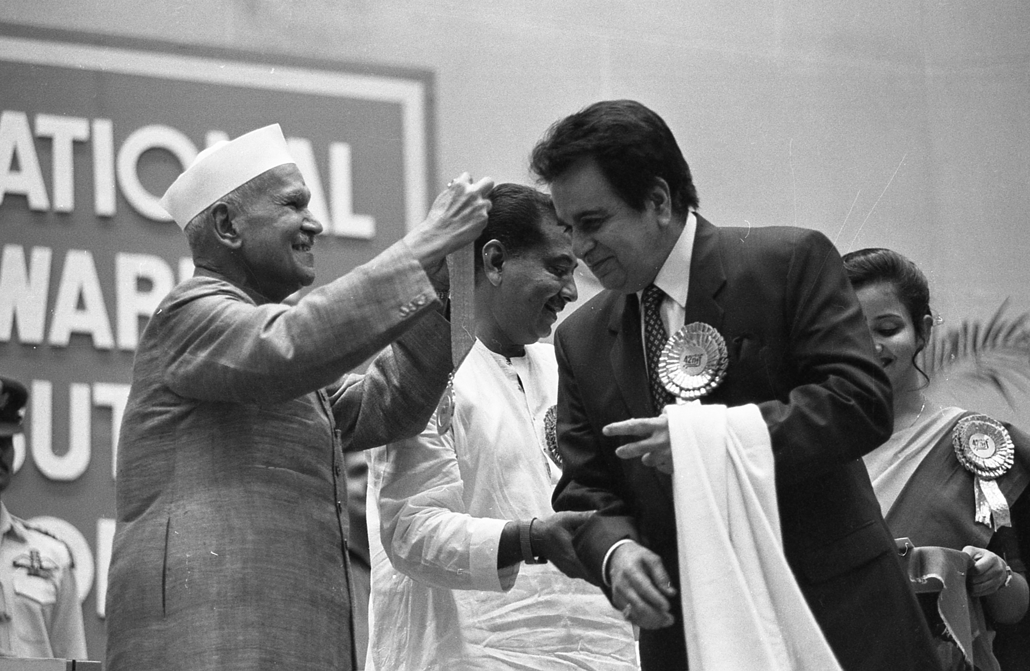 dilip kumar awarded at Rashtrapati Bhavan