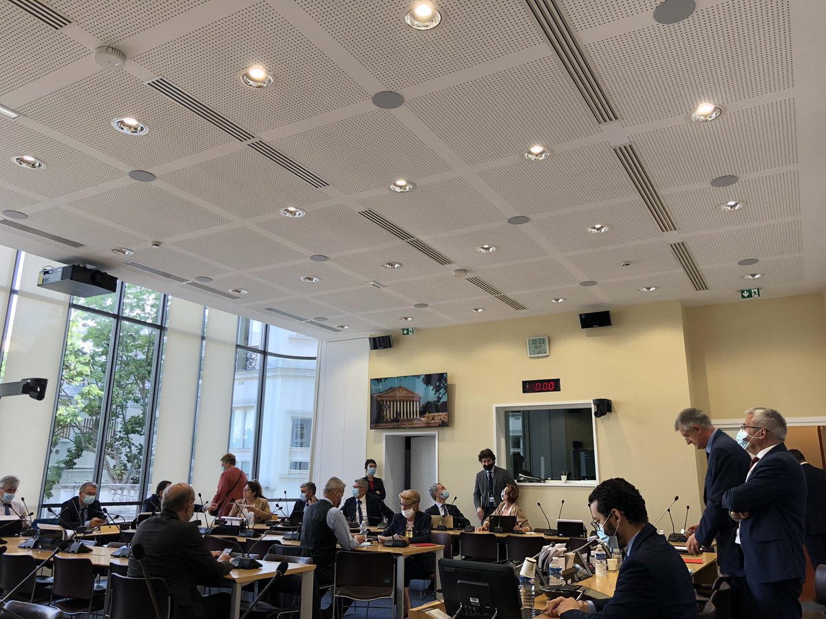 #DirectAN 
⚠️ Aujourd’hui, mon co-rapporteur <a href="/jeanlassalle/">Jean Lassalle</a> et moi-même présentons devant nos collègues de la <a href="/AN_Defense/">Commission de la Défense</a> les conclusions de notre rapport sur la #guerredesdrones ! 

➡️ Suivez nos échanges en direct sur 🎥 videos.assemblee-nationale.fr