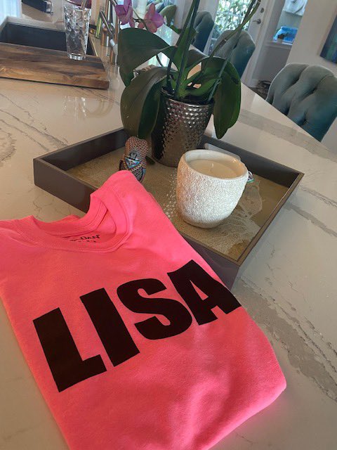 lisathingstore tweet picture