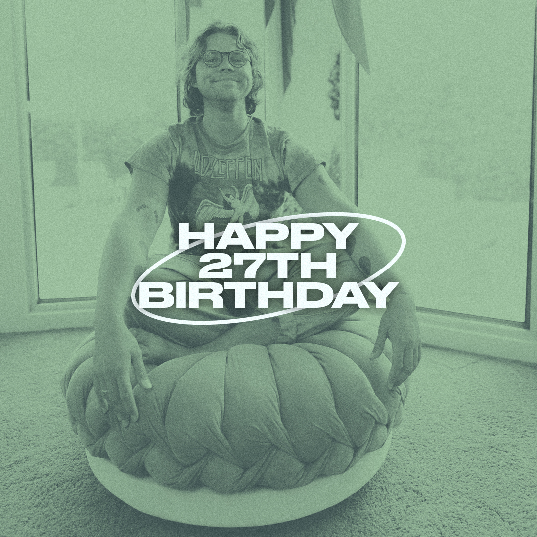 Tha5SOSFamily's tweet photo. Happy 27th birthday, @Ashton5SOS! 💚 #HappyBirthdayAshtonIrwin #HappyBirthdayAshton https://t.co/9b1oQqoVfx
