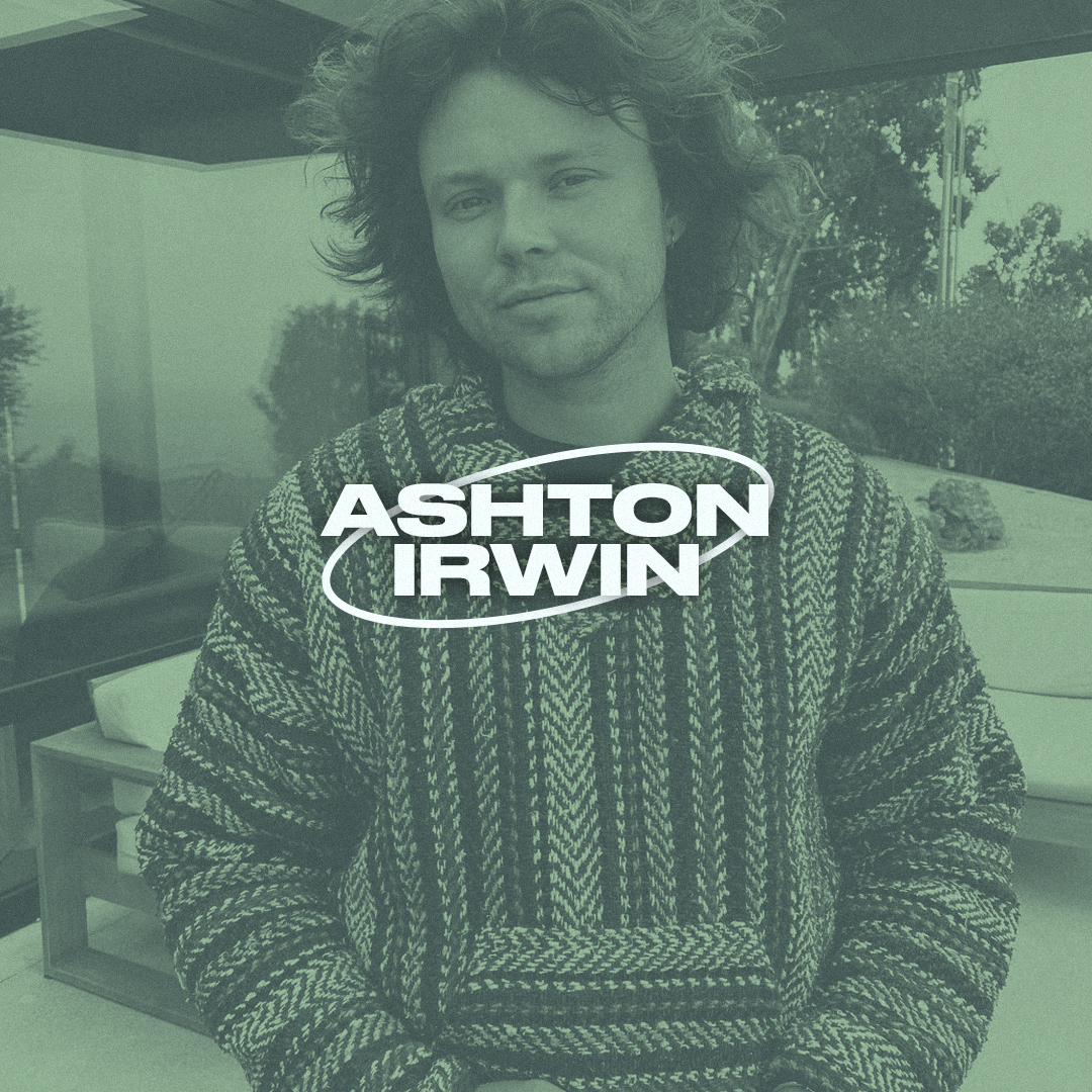 Tha5SOSFamily's tweet photo. Happy 27th birthday, @Ashton5SOS! 💚 #HappyBirthdayAshtonIrwin #HappyBirthdayAshton https://t.co/9b1oQqoVfx