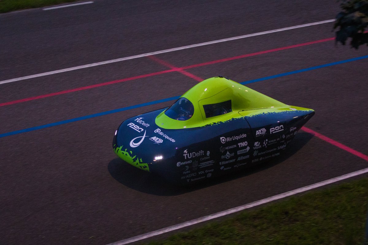 ecorunnerdelft We did it! We broke the hydrogen world record distance with our Eco-Runner XI! 🏆

With a tank that contains 12 times less hydrogen than that of the Toyota Mirai, we were able to break the current record and drive exactly 1195.74 km non-stop.